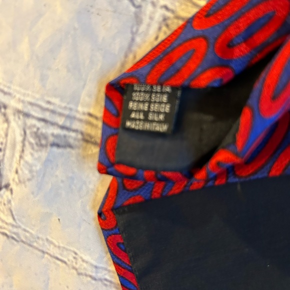 WALT DISNEY MICKEY IT ALL STARTED WITH A MOUSE MENS SILK TIE MADE IN ITALY - Picture 7 of 8